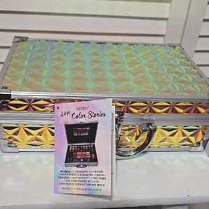 Palette Colorful Makeup Case with Geometric Design Giordano Colors Nwt